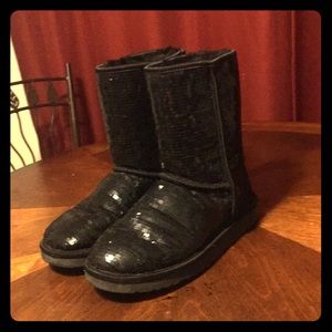 Women’s Size 8 Black Sequined UGG’s With Sheepskin